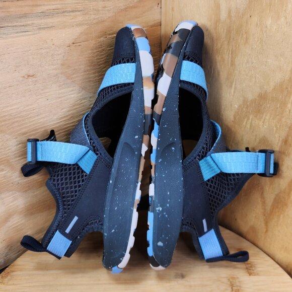 Chaco Odyssey Sandals - Picture 7 of 9